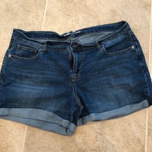 Old navy boyfriend shorts